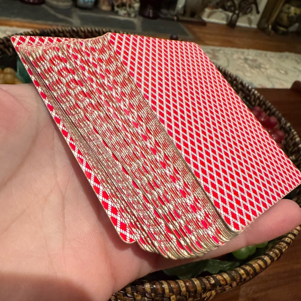 WELL LOVEDD VINTAGE PLAYING CARDS - Picture 5 of 8
